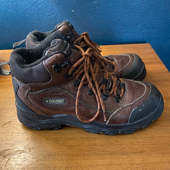 Columbia Boots - Picture 1 of 4